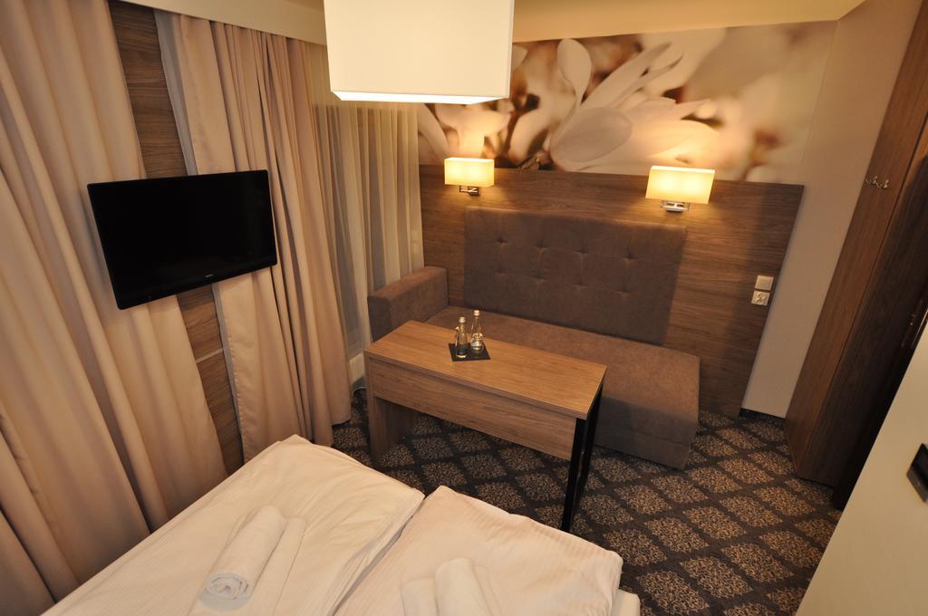 Zebrzydowice Pass Hotel מראה חיצוני תמונה